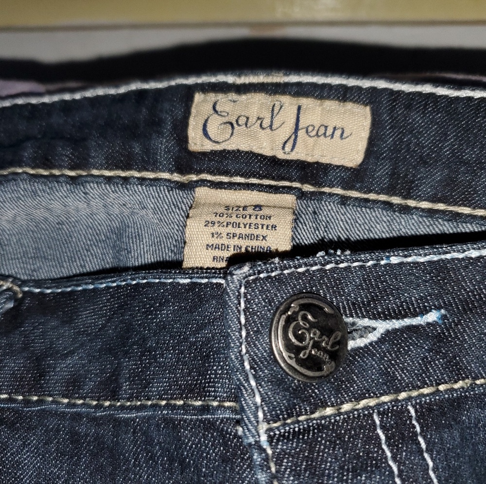 Earl Jean, white stitch, size 8 capri